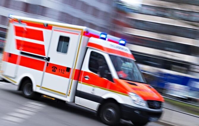 Rettungswagen mit Blaulicht