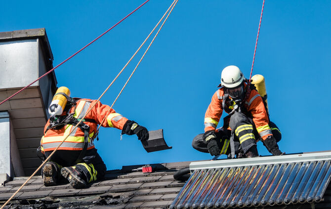 Solaranlagen auf Wohnhaus in Brand geraten - Bild 31_4
