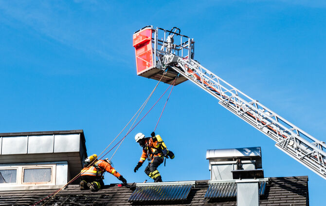 Solaranlagen auf Wohnhaus in Brand geraten - Bild 29_6