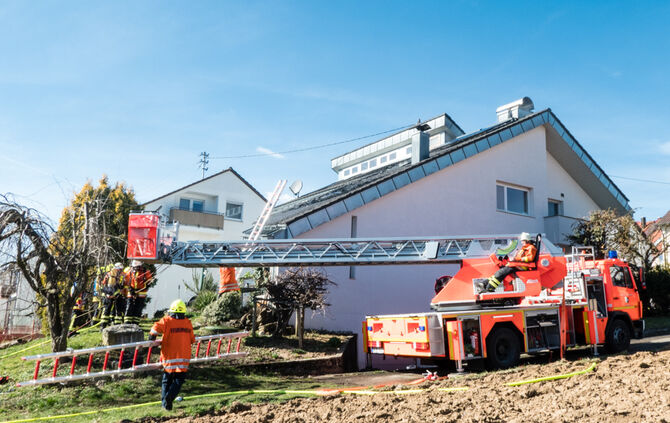 Solaranlagen auf Wohnhaus in Brand geraten - Bild 26_9