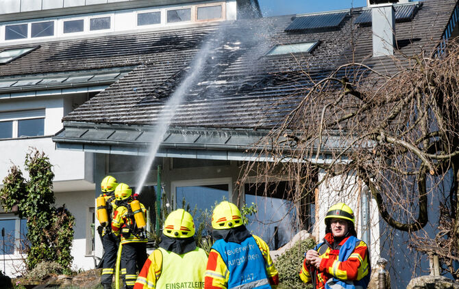 Solaranlagen auf Wohnhaus in Brand geraten - Bild 21_14