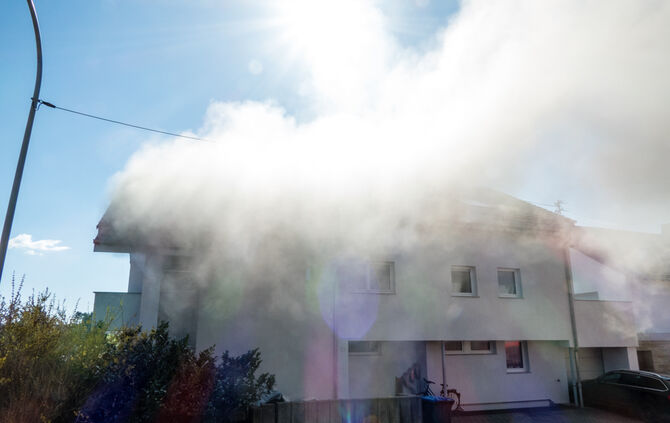Solaranlagen auf Wohnhaus in Brand geraten - Bild 03_32