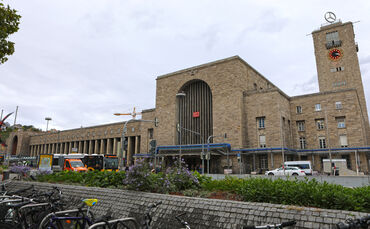 Stuttgart Hauptbahnhof Symbol Symbolbild symbolfoto