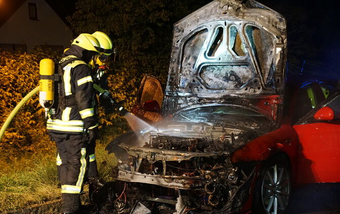 Fahrzeugbrand  - Bild 06_0