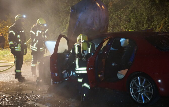 Fahrzeugbrand  - Bild 03_3
