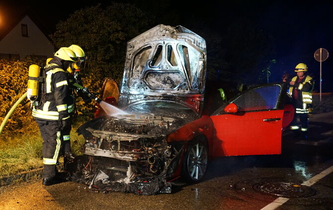 Fahrzeugbrand  - Bild 08_7