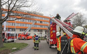 Hauptübung Feuerwehr Winnenden Altenheim Schelmenholz_0