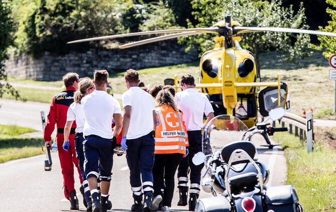 Eilmeldung! Schwerer Motorradunfall - Bild 17_0