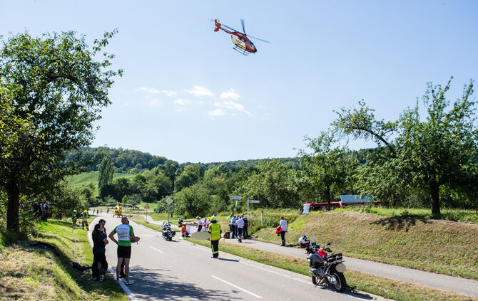 Eilmeldung! Schwerer Motorradunfall - Bild 18_8