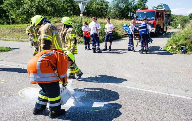 Eilmeldung! Schwerer Motorradunfall - Bild 14_9