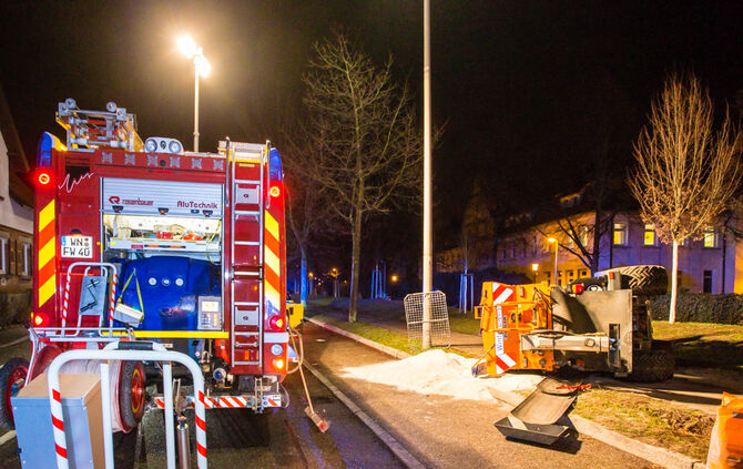 Streufahrzeug kippt um - Bild 08_6