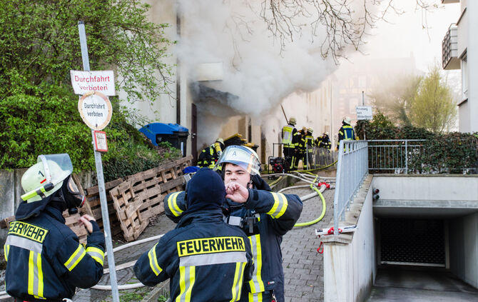 Fünf Verletzte bei Großbrand in der Göppinger Straße - Bild 50_9