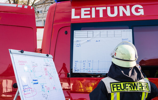 Fünf Verletzte bei Großbrand in der Göppinger Straße - Bild 45_14