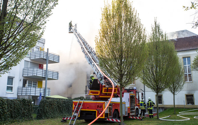Fünf Verletzte bei Großbrand in der Göppinger Straße - Bild 41_18