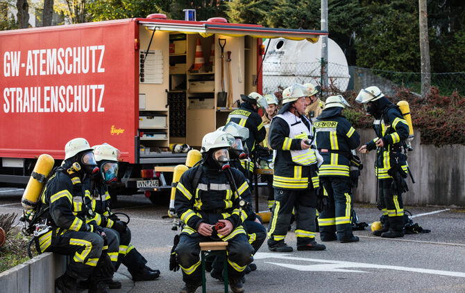 Fünf Verletzte bei Großbrand in der Göppinger Straße - Bild 26_33