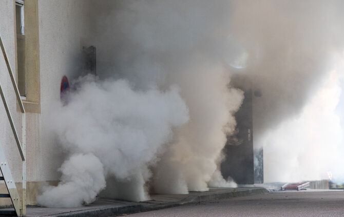 Fünf Verletzte bei Großbrand in der Göppinger Straße - Bild 07_51