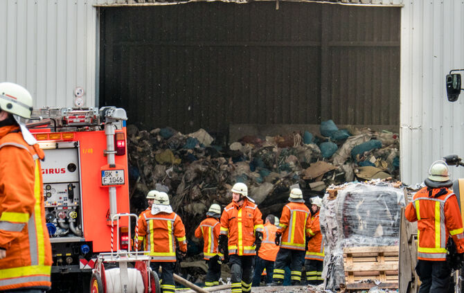 Brand bei Entsorgungsunternehmen - Bild 04_1