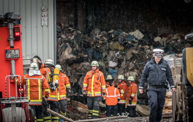 Brand bei Entsorgungsunternehmen - Bild 01_2