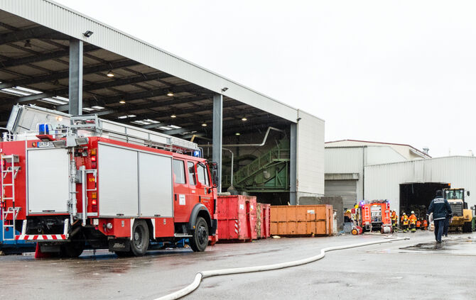 Brand bei Entsorgungsunternehmen - Bild 05_5