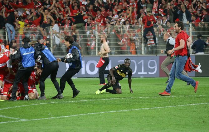 VfB-Abstieg in Berlin_0