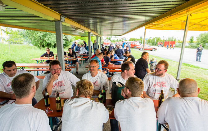 Großes Feuerwehr-Oldtimertreffen - Bild 05_5