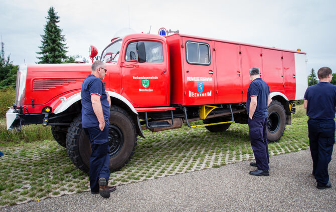 Großes Feuerwehr-Oldtimertreffen - Bild 07_7