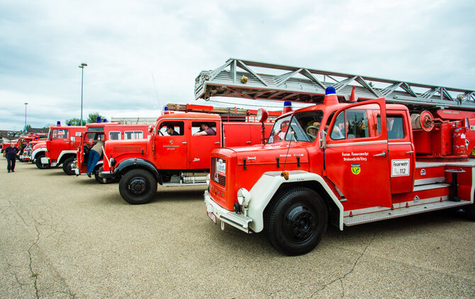 Großes Feuerwehr-Oldtimertreffen - Bild 12_12