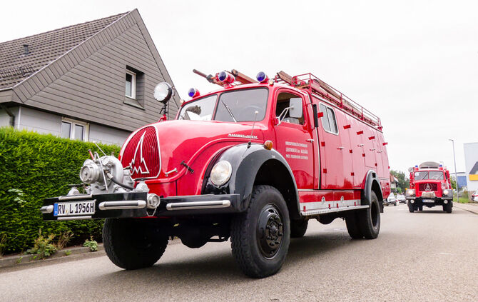Großes Feuerwehr-Oldtimertreffen - Bild 13_13