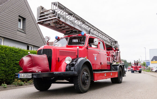 Großes Feuerwehr-Oldtimertreffen - Bild 14_14