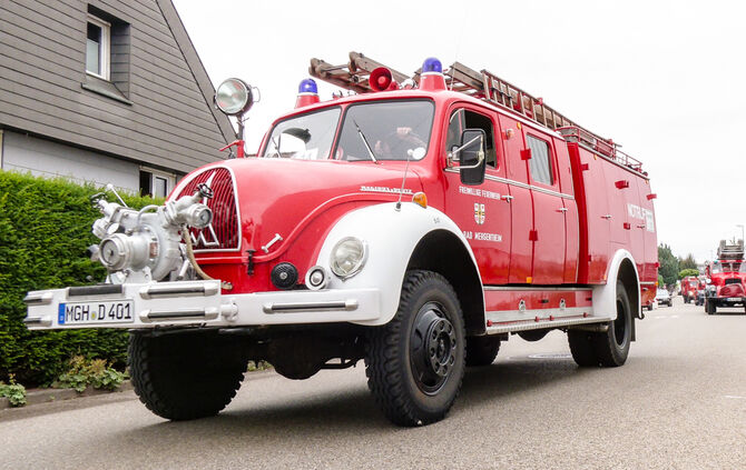 Großes Feuerwehr-Oldtimertreffen - Bild 33_32
