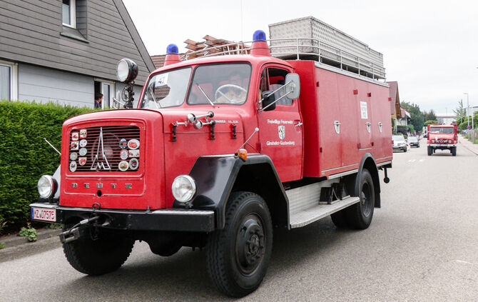 Großes Feuerwehr-Oldtimertreffen - Bild 54_53