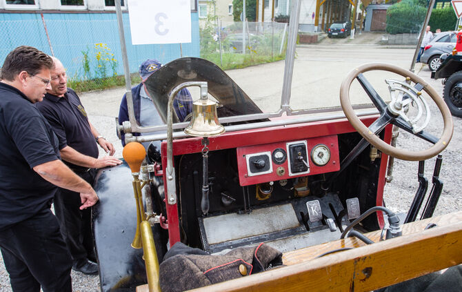 Großes Feuerwehr-Oldtimertreffen - Bild 59_58