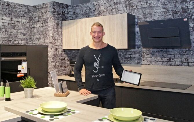 24StdWIKuechenhalle01