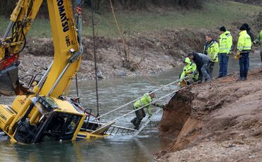 Bagger Plüderhausen Rems geborgen_0