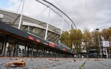 Mercedes-Benz-Arena Symbolbild