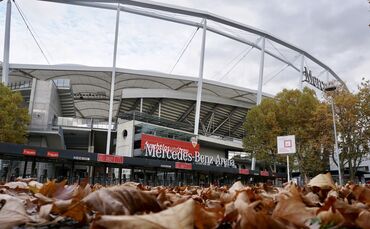 Mercedes-Benz-Arena Symbolbild