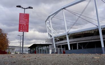 Mercedes-Benz-Arena Symbolbild