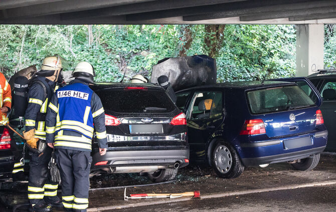 Feuerwehreinsatz im Parkhaus am Bahnhof - Bild 19_1