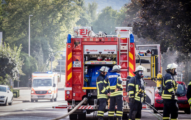 Feuerwehreinsatz im Parkhaus am Bahnhof - Bild 15_4