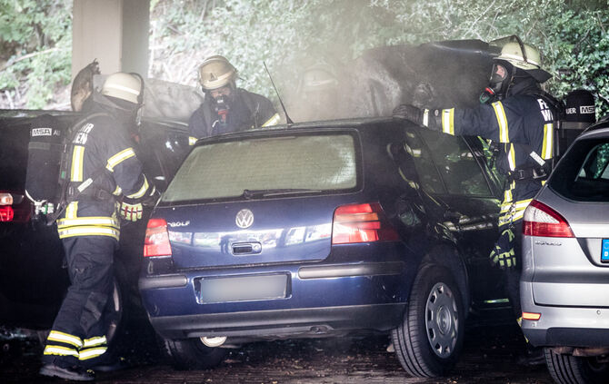 Feuerwehreinsatz im Parkhaus am Bahnhof - Bild 11_8