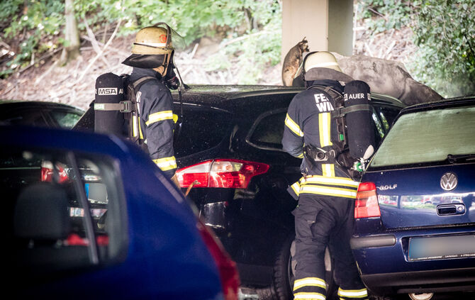 Feuerwehreinsatz im Parkhaus am Bahnhof - Bild 09_10