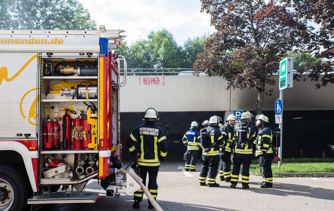 Feuerwehreinsatz im Parkhaus am Bahnhof - Bild 04_15