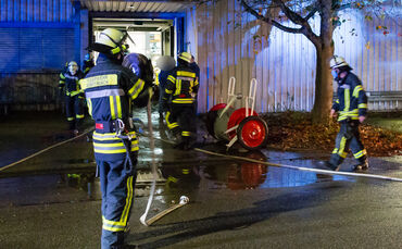 Brand in einer aluminiumverarbeitenden Firma in Winterbach, 03.11.2020.