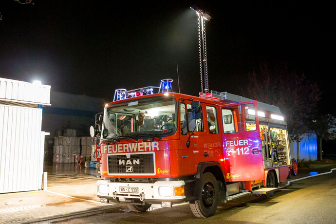 Brand in einer aluminiumverarbeitenden Firma in Winterbach, 03.11.2020.