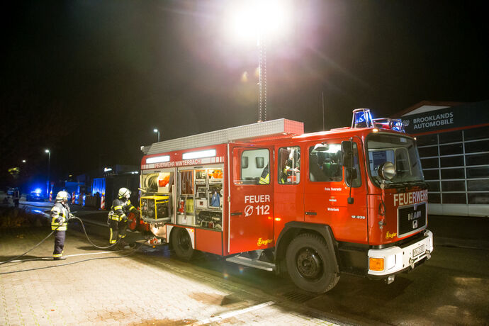 Brand in einer aluminiumverarbeitenden Firma in Winterbach, 03.11.2020.