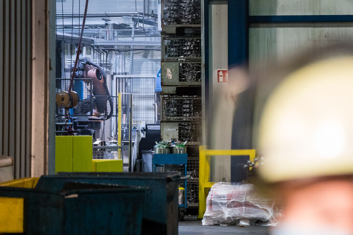 Brand in einer aluminiumverarbeitenden Firma in Winterbach, 03.11.2020.