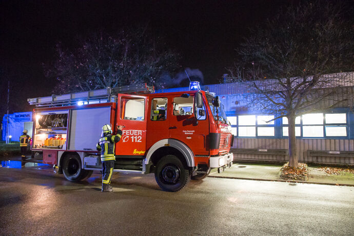 Brand in einer aluminiumverarbeitenden Firma in Winterbach, 03.11.2020.
