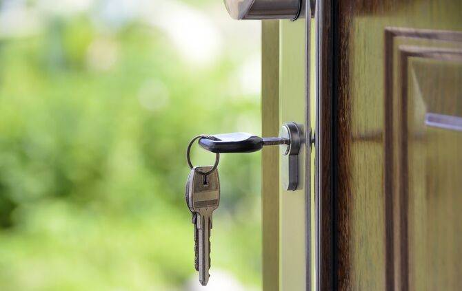 Haus Mieten Vermieten Makler Schlüssel Haustür symbol symbolbild symbolfoto