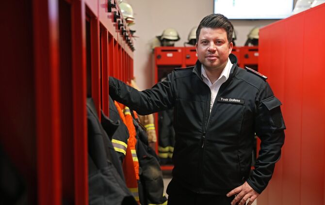 Feuerwehrkommandant Yosh Dollase