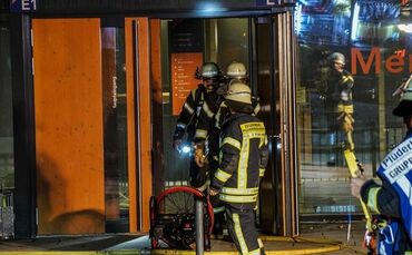 Starke Rauchentwicklung bei Brand im Schulzentrum  - Bild 18_0